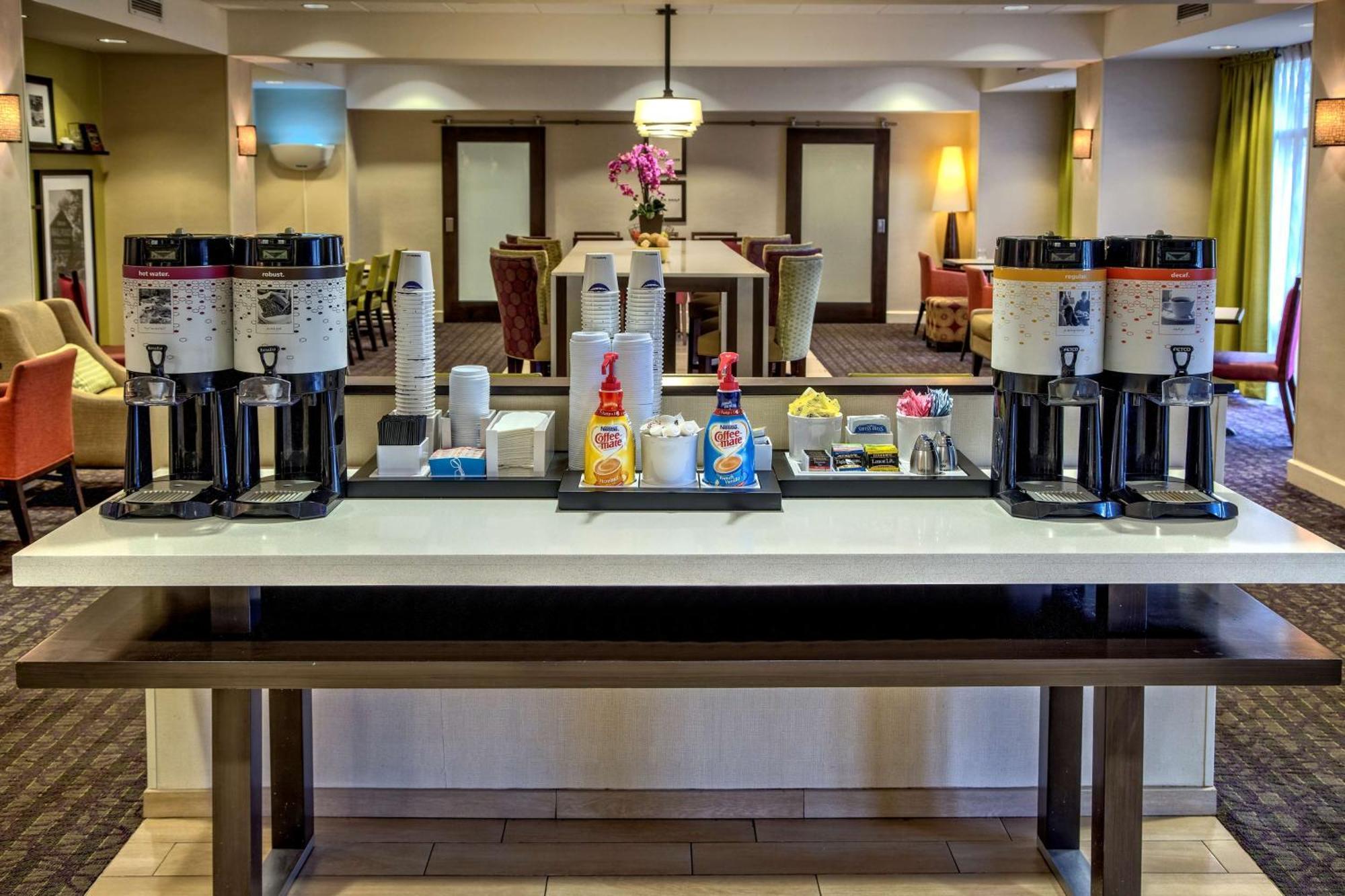 Hampton Inn Дън Екстериор снимка