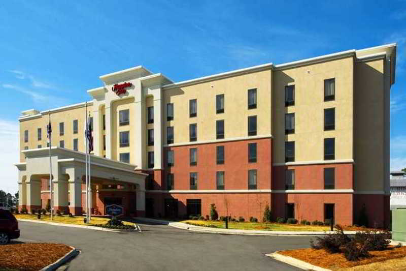 Hampton Inn Дън Екстериор снимка
